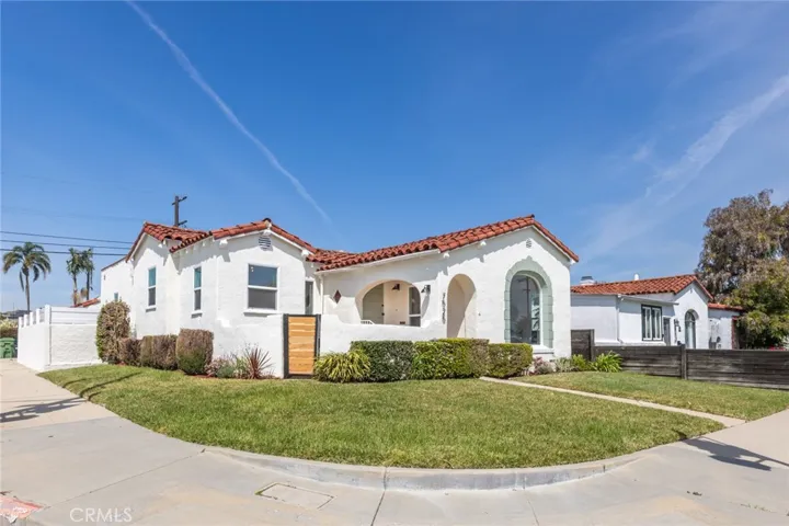 7525 8th Avenue, Los Angeles, California 90043