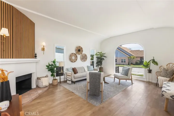 7525 8th Avenue, Los Angeles, California 90043