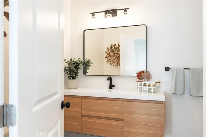 7525 8th Avenue, Los Angeles, California 90043