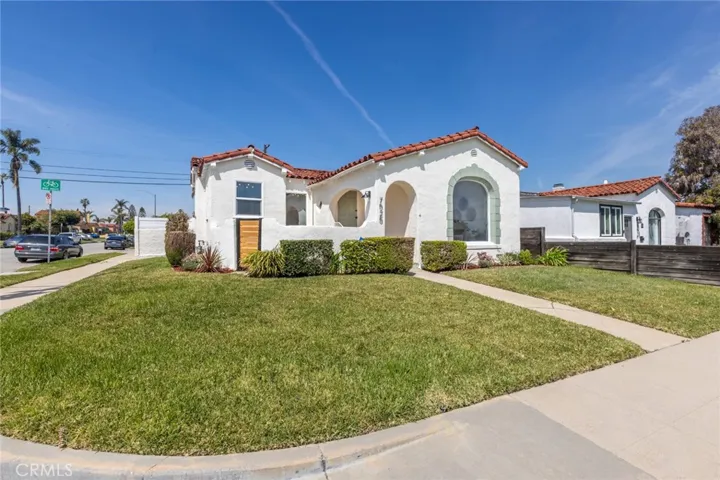 7525 8th Avenue, Los Angeles, California 90043