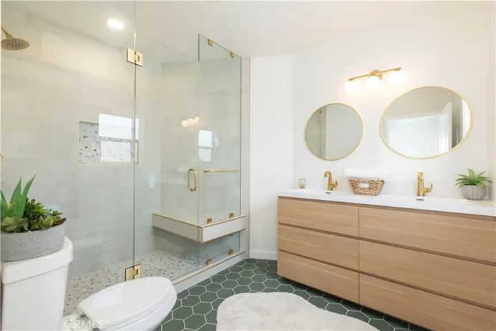 7525 8th Avenue, Los Angeles, California 90043