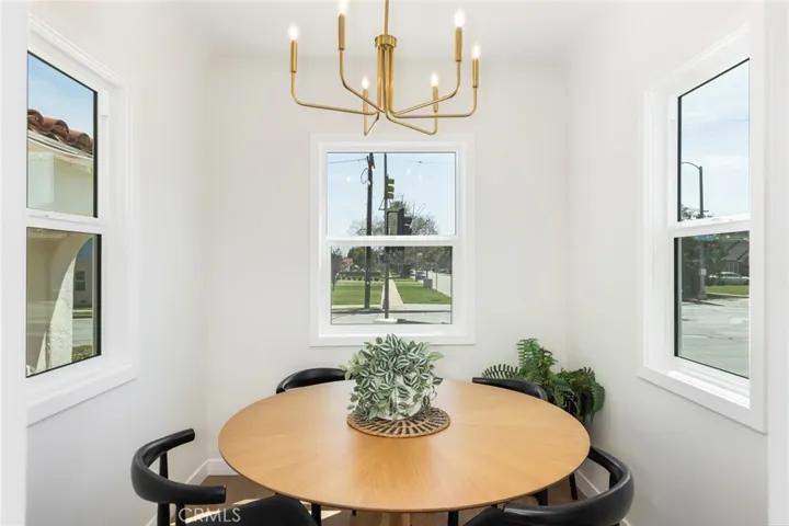 7525 8th Avenue, Los Angeles, California 90043