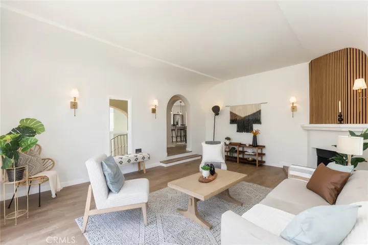 7525 8th Avenue, Los Angeles, California 90043