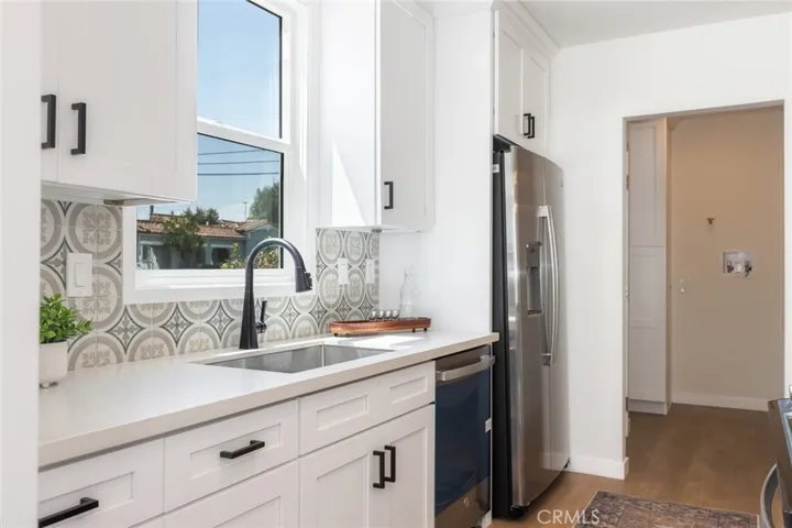 7525 8th Avenue, Los Angeles, California 90043