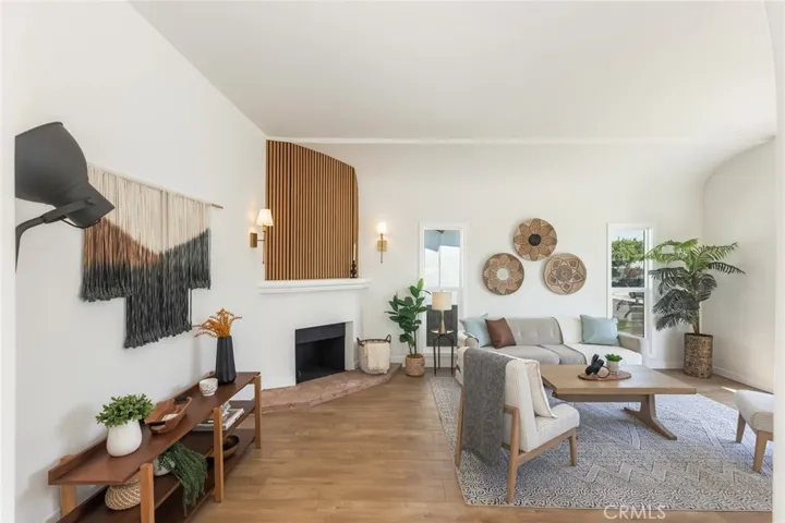 7525 8th Avenue, Los Angeles, California 90043