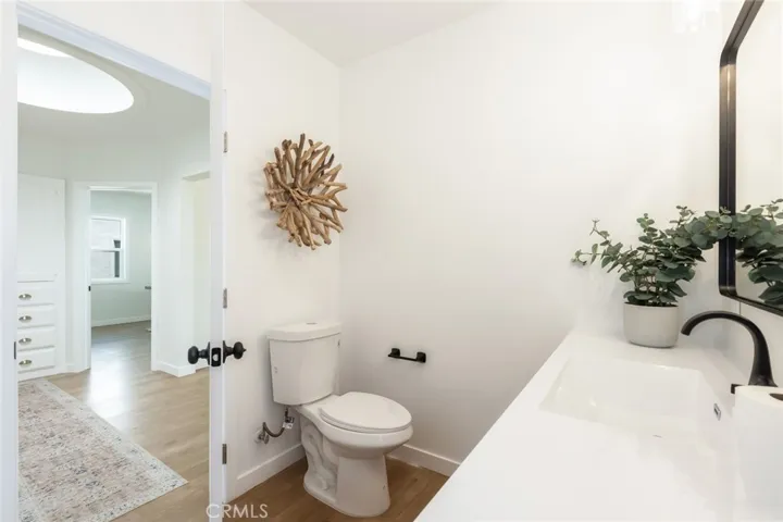7525 8th Avenue, Los Angeles, California 90043