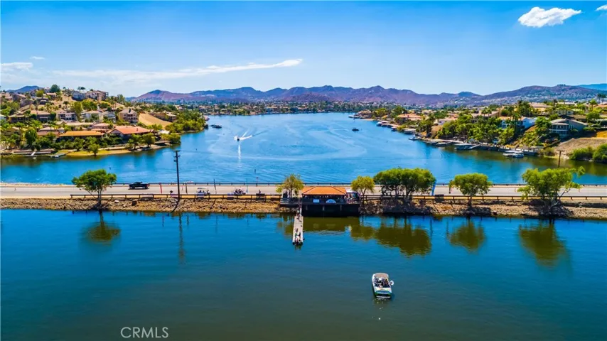 22601 Blue Teal, Canyon Lake, California 92587