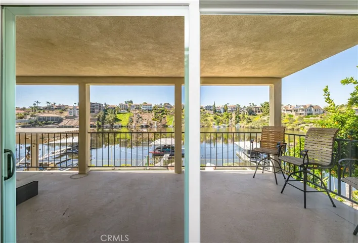 22601 Blue Teal, Canyon Lake, California 92587