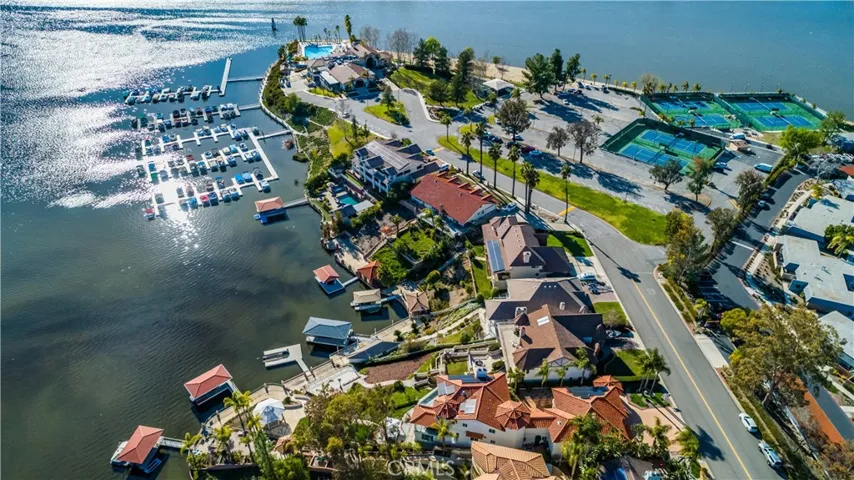22601 Blue Teal, Canyon Lake, California 92587