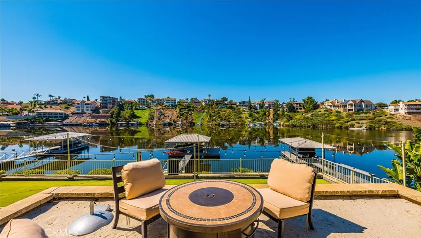22601 Blue Teal, Canyon Lake, California 92587