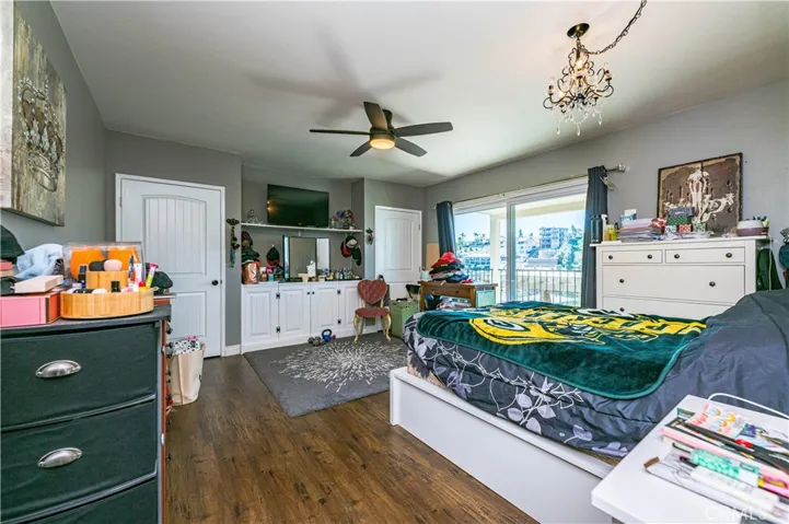 22601 Blue Teal, Canyon Lake, California 92587