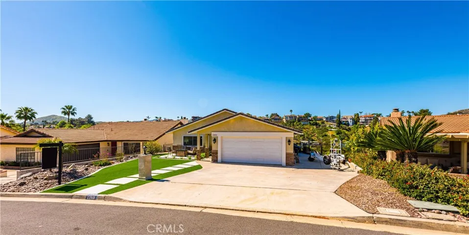 22601 Blue Teal, Canyon Lake, California 92587