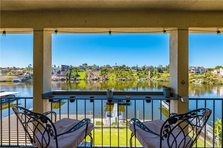22601 Blue Teal, Canyon Lake, California 92587