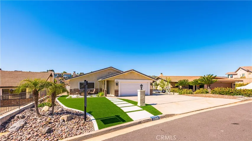 22601 Blue Teal, Canyon Lake, California 92587
