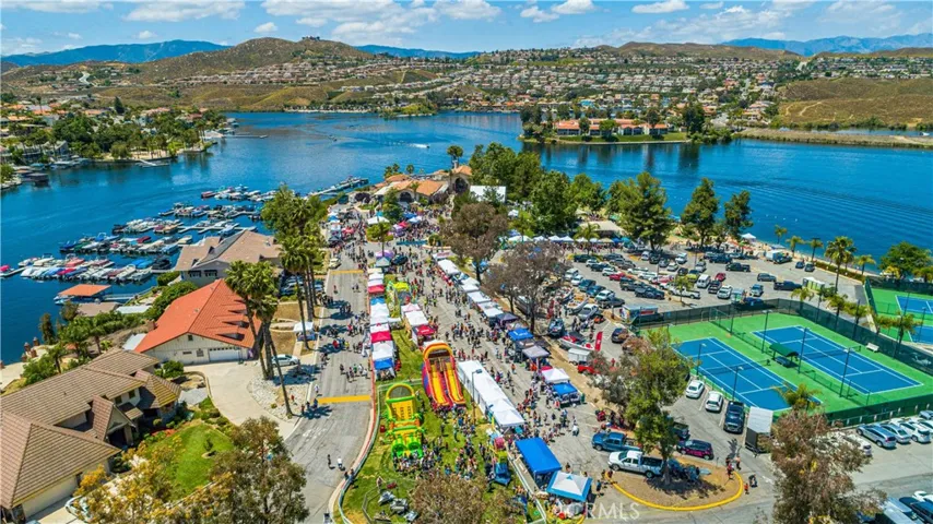 22601 Blue Teal, Canyon Lake, California 92587