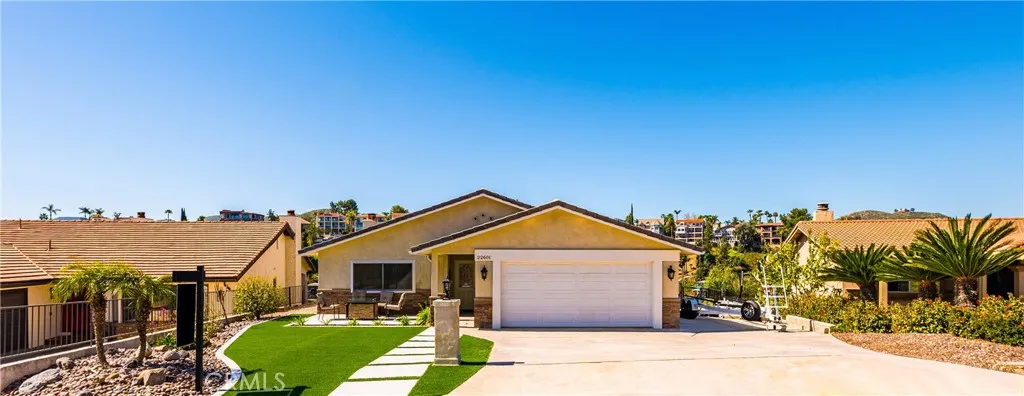 22601 Blue Teal, Canyon Lake, California 92587