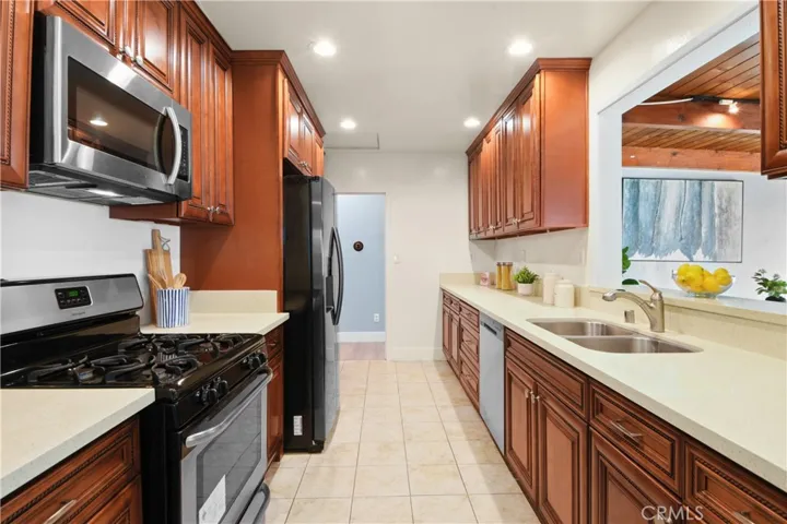 6012 Amos Avenue, Lakewood, California 90712