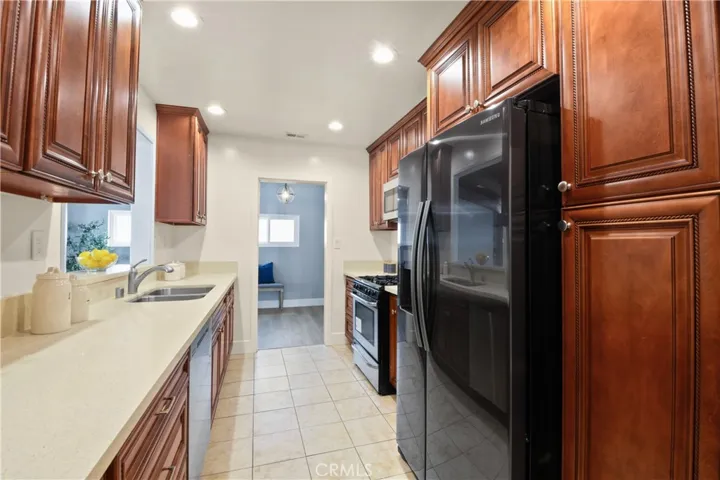 6012 Amos Avenue, Lakewood, California 90712