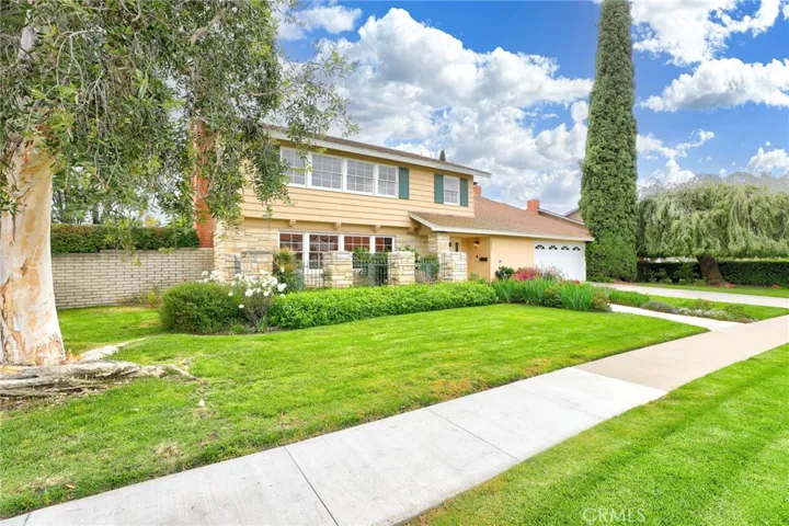 Gorgeous front yard!