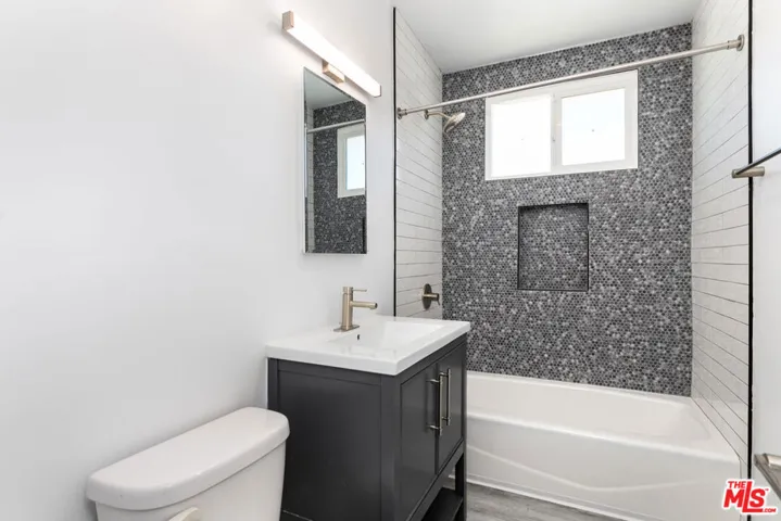 1462 S Shenandoah Street, Los Angeles, California 90035