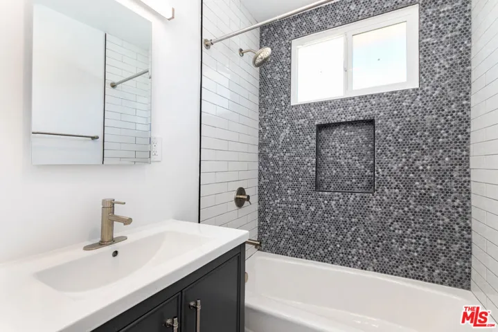 1462 S Shenandoah Street, Los Angeles, California 90035
