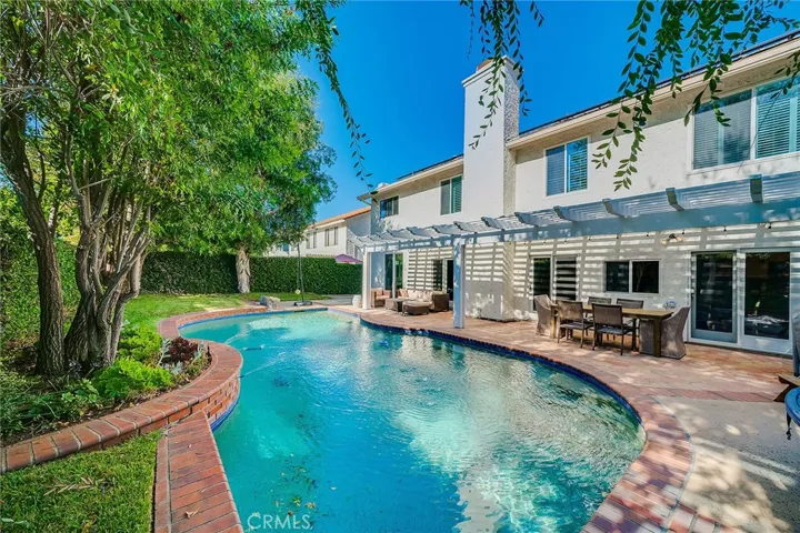 6049 Rustling Oaks Drive, Agoura Hills, California 91301