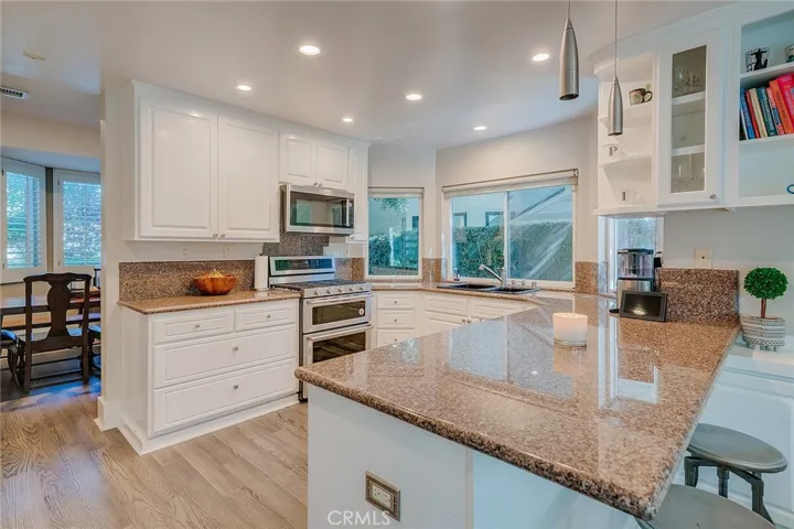 6049 Rustling Oaks Drive, Agoura Hills, California 91301
