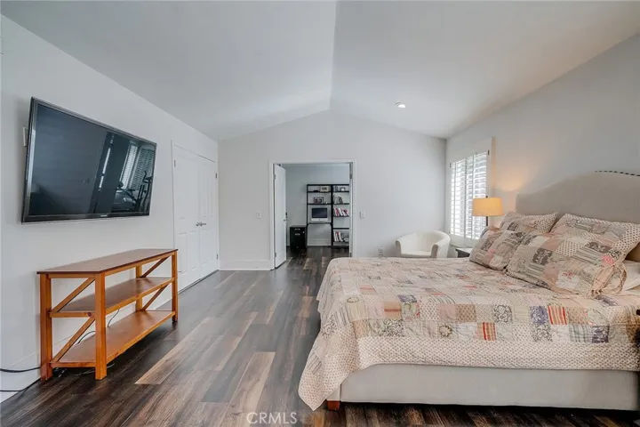6049 Rustling Oaks Drive, Agoura Hills, California 91301