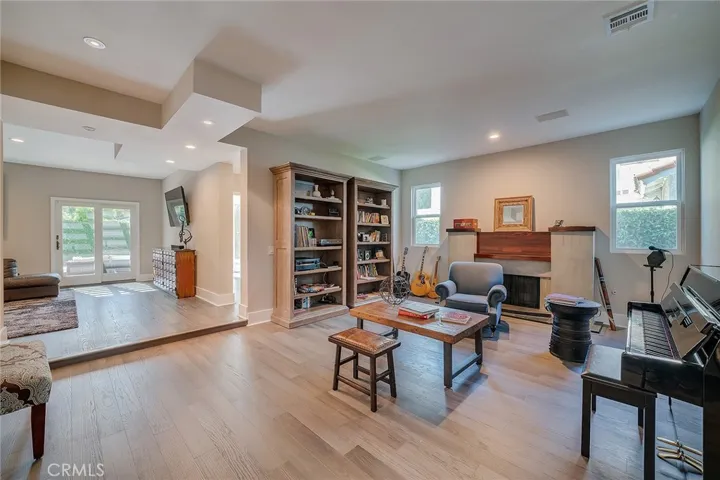 6049 Rustling Oaks Drive, Agoura Hills, California 91301