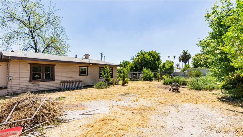 537 W 9th Street, San Bernardino, California 92410
