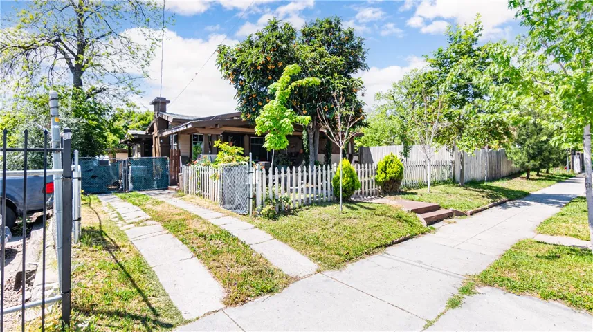 537 W 9th Street, San Bernardino, California 92410