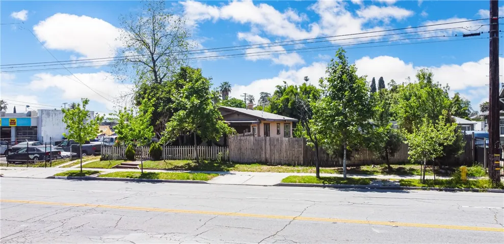537 W 9th Street, San Bernardino, California 92410