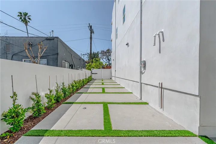 616 1/2 N Rampart Boulevard 1/2, Silver Lake, California 90026