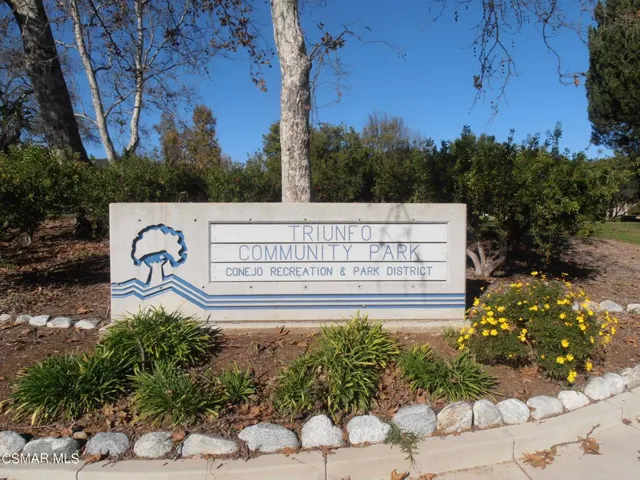 Triunfo Park sign