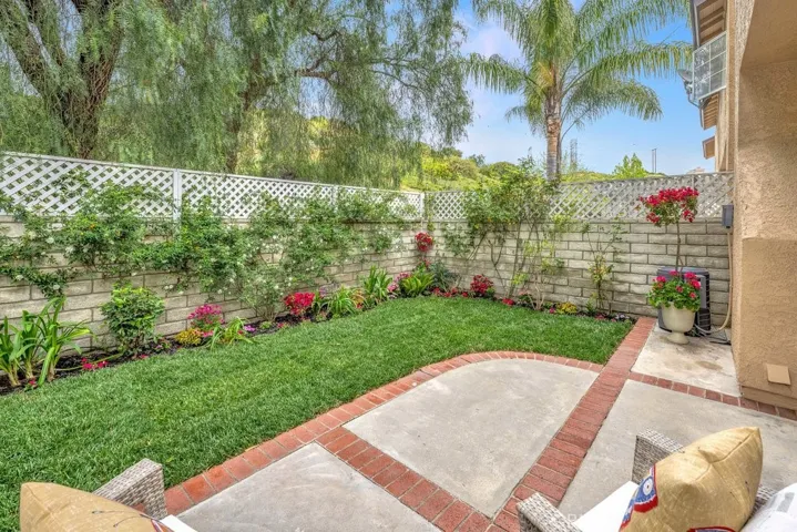 22943 Banyan Place, Saugus, California 91390