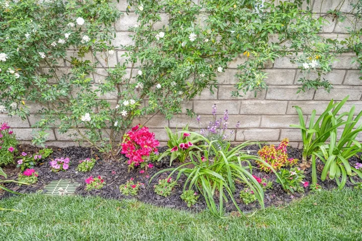 22943 Banyan Place, Saugus, California 91390