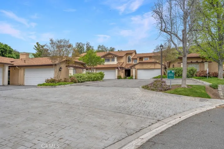 22943 Banyan Place, Saugus, California 91390
