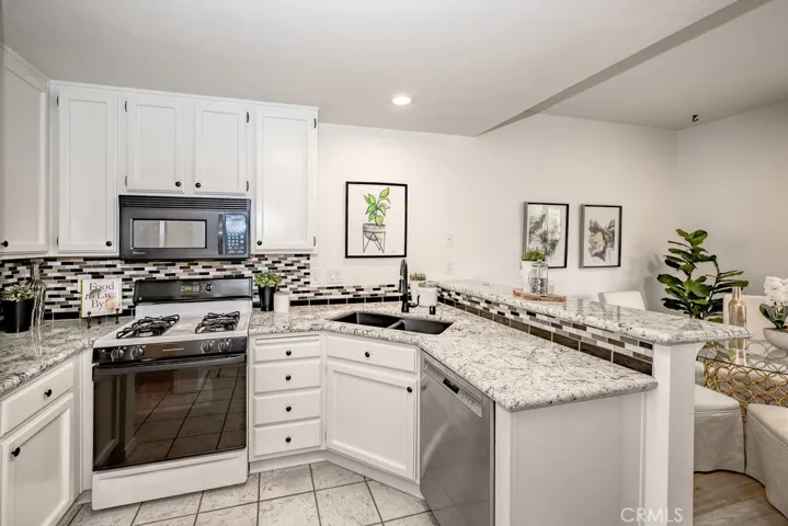 22943 Banyan Place, Saugus, California 91390