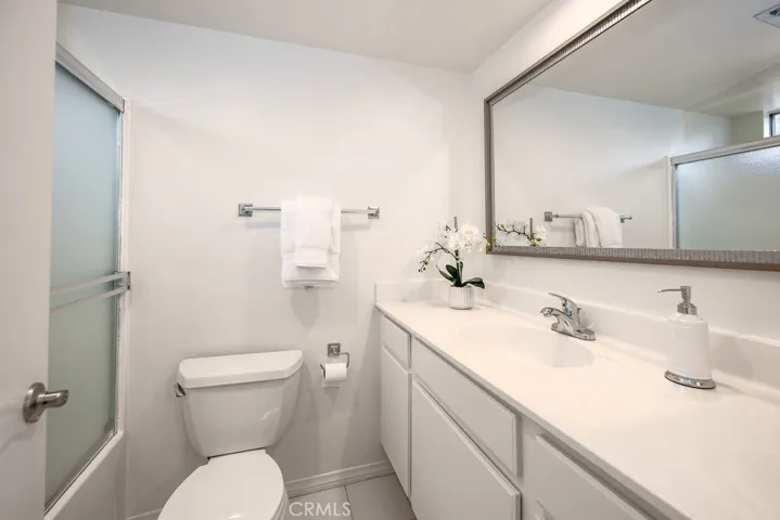 22943 Banyan Place, Saugus, California 91390
