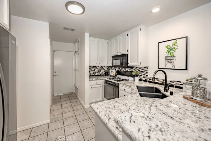 22943 Banyan Place, Saugus, California 91390