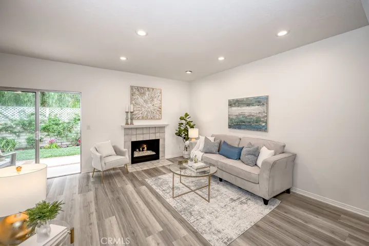 22943 Banyan Place, Saugus, California 91390