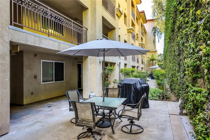 6221 Monterey Road 403, Los Angeles, California 90042