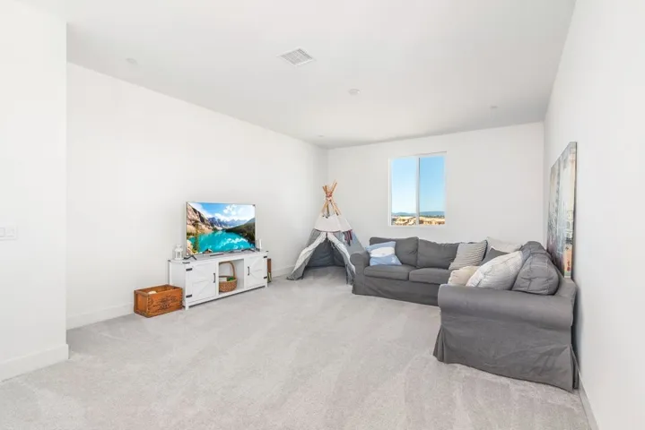34107 Pink Place, Winchester, California 92596