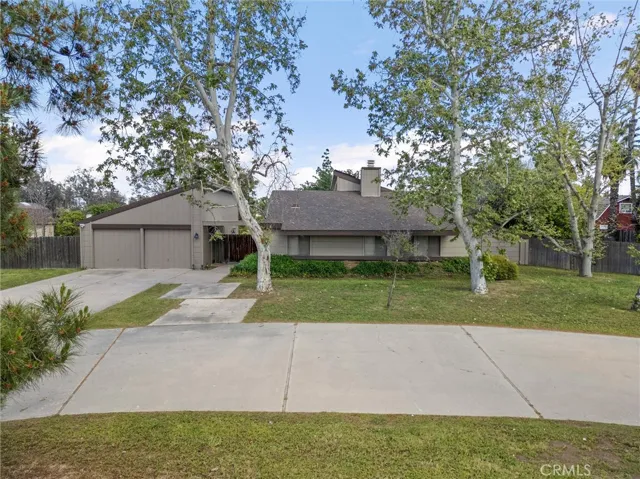 6816 Coffee Road, Bakersfield, California 93308