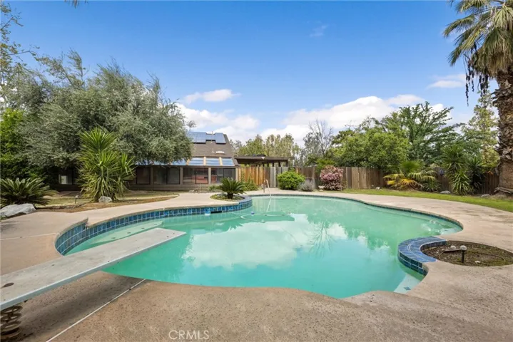 6816 Coffee Road, Bakersfield, California 93308