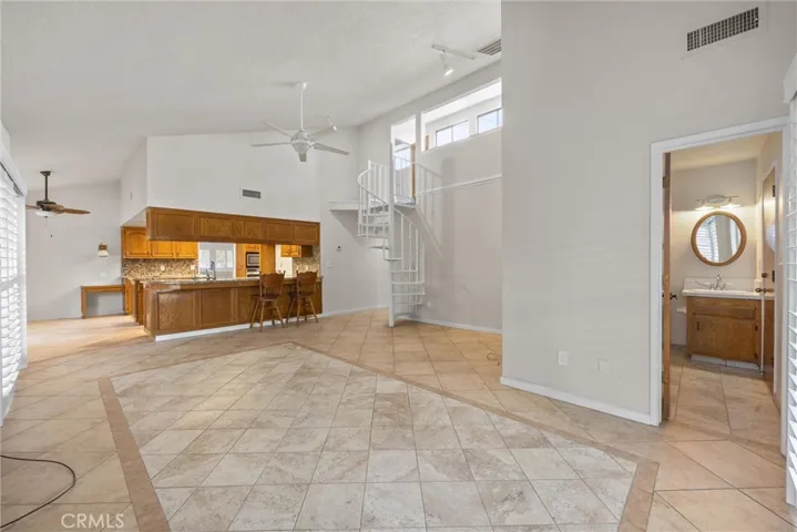 6816 Coffee Road, Bakersfield, California 93308