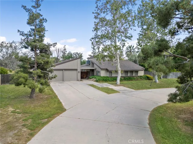6816 Coffee Road, Bakersfield, California 93308