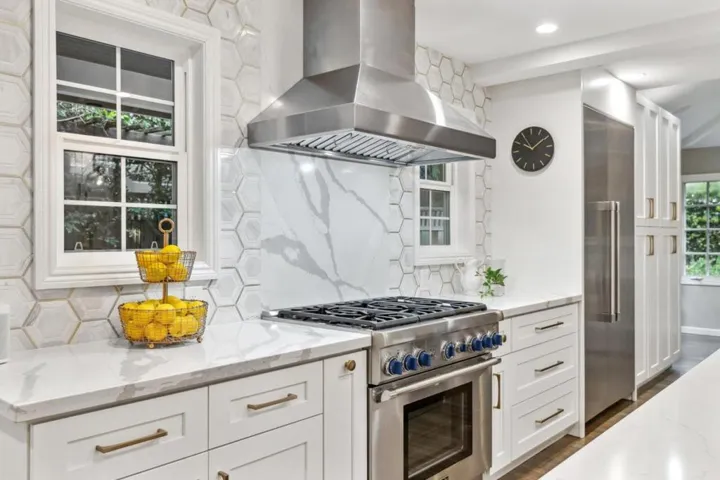 248 Hedge Road, Menlo Park, California 94025