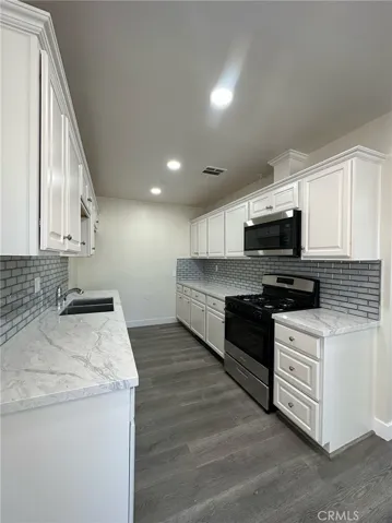 8055 Troost Avenue, North Hollywood, California 91605