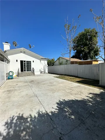 8055 Troost Avenue, North Hollywood, California 91605
